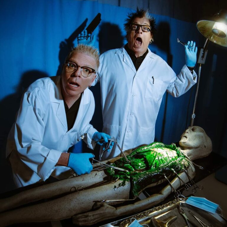 The Offspring folgen auf ihrer neuen Single „Come To Brazil“ den Forderungen ihrer Fans