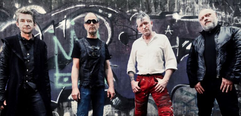 „Wolfsstunde“ enthüllt neue Single „Allein“ – Eine Ode an die Besessenheit!